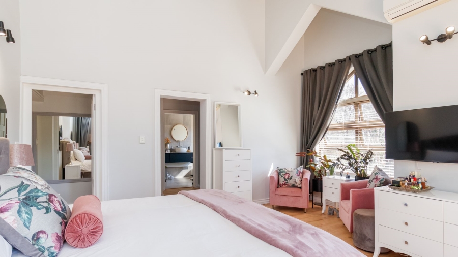 4 Bedroom Property for Sale in The Coves North West